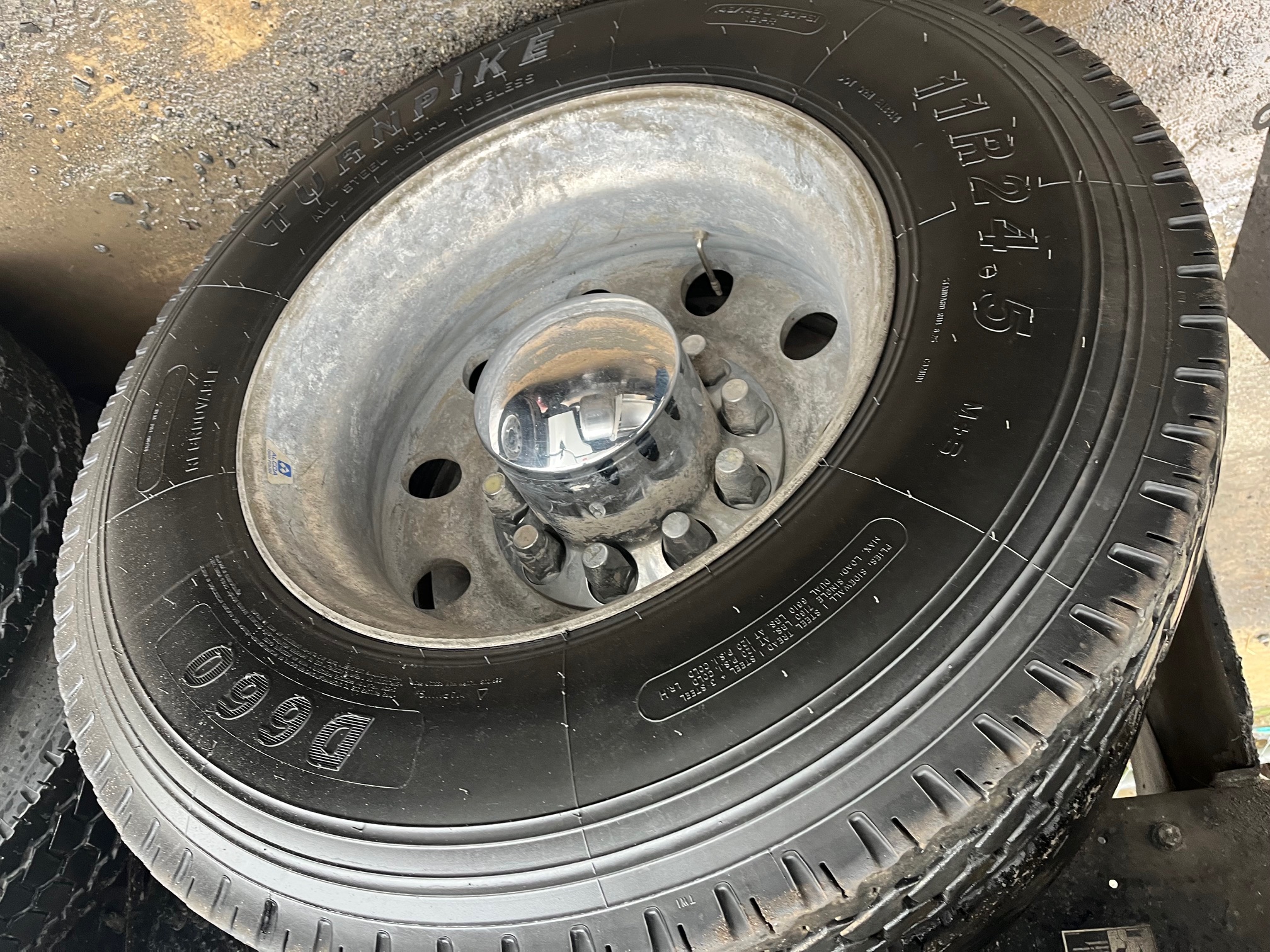 2023 PETERBILT 567 - view 12 of 25