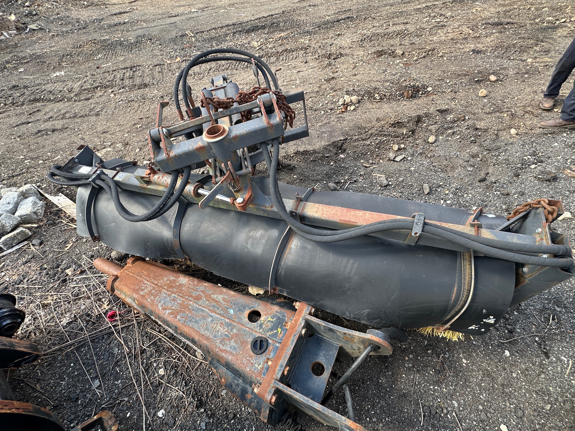 2004 CATERPILLAR BA25 Broom - view 4 of 18