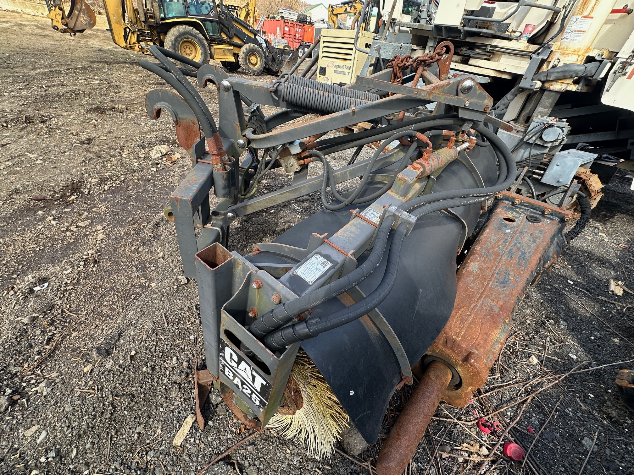 2004 CATERPILLAR BA25 Broom - view 5 of 18