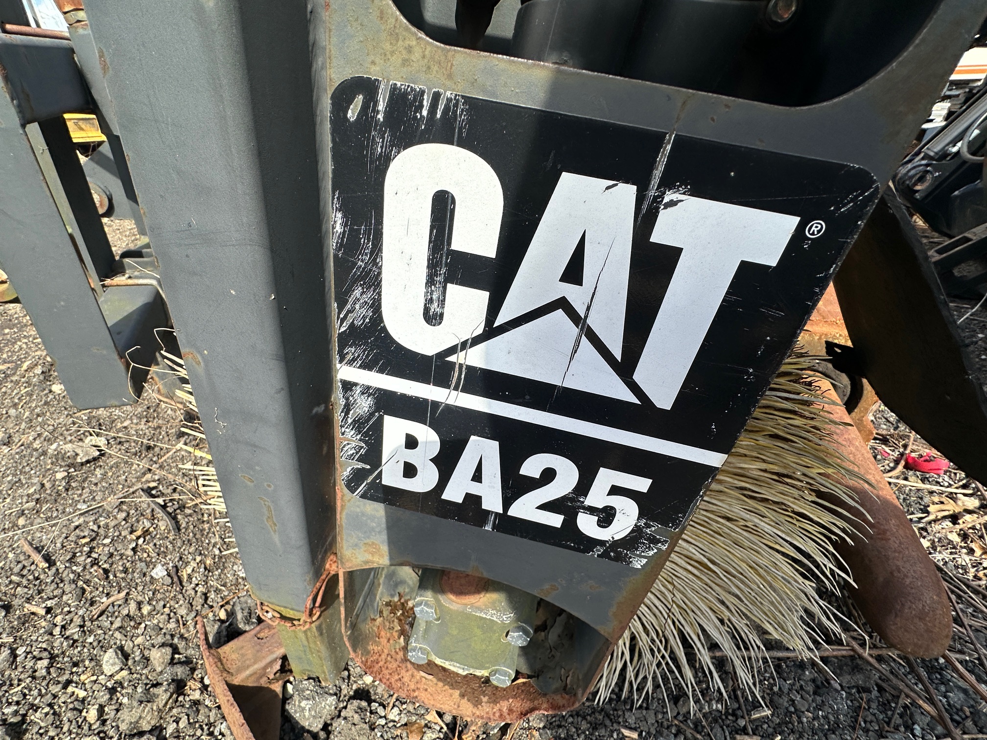2004 CATERPILLAR BA25 Broom - view 6 of 18