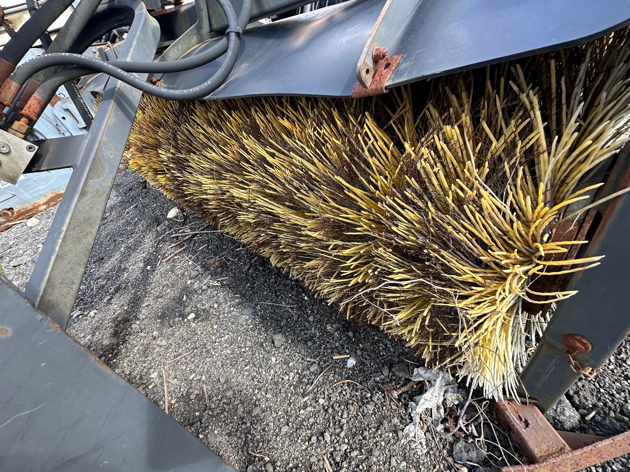 2004 CATERPILLAR BA25 Broom - view 8 of 18