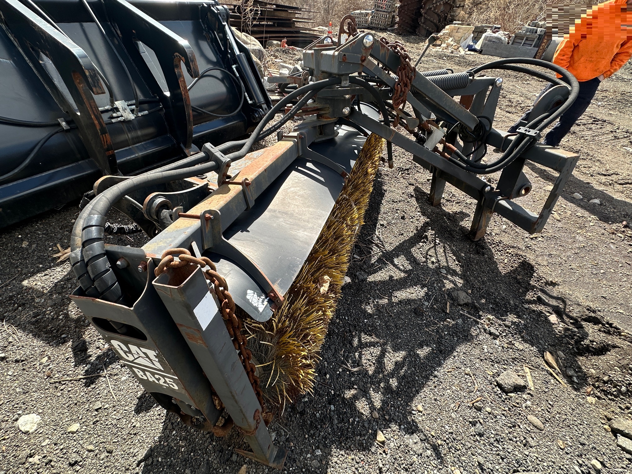 2004 CATERPILLAR BA25 Broom - view 12 of 18