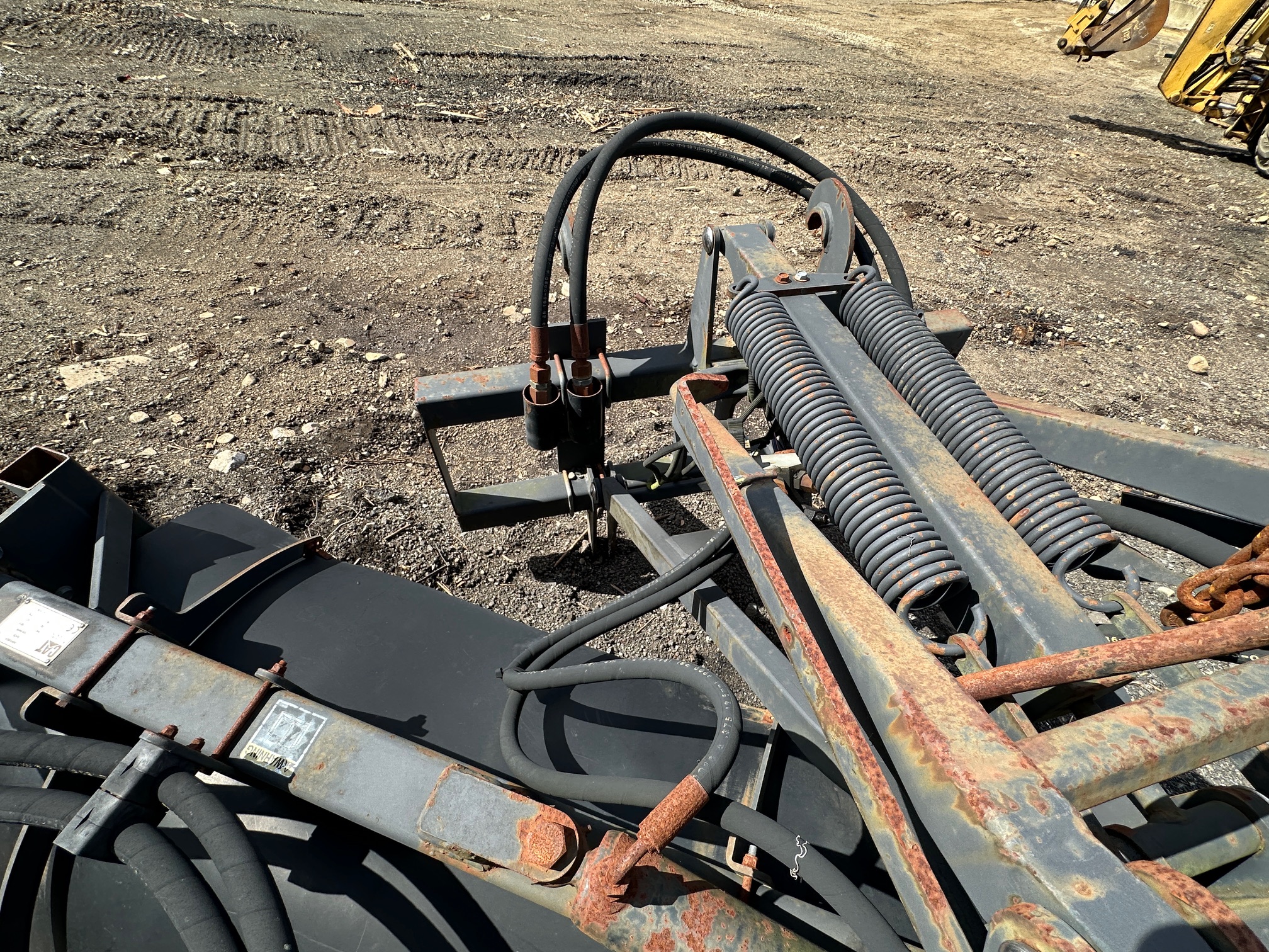 2004 CATERPILLAR BA25 Broom - view 17 of 18