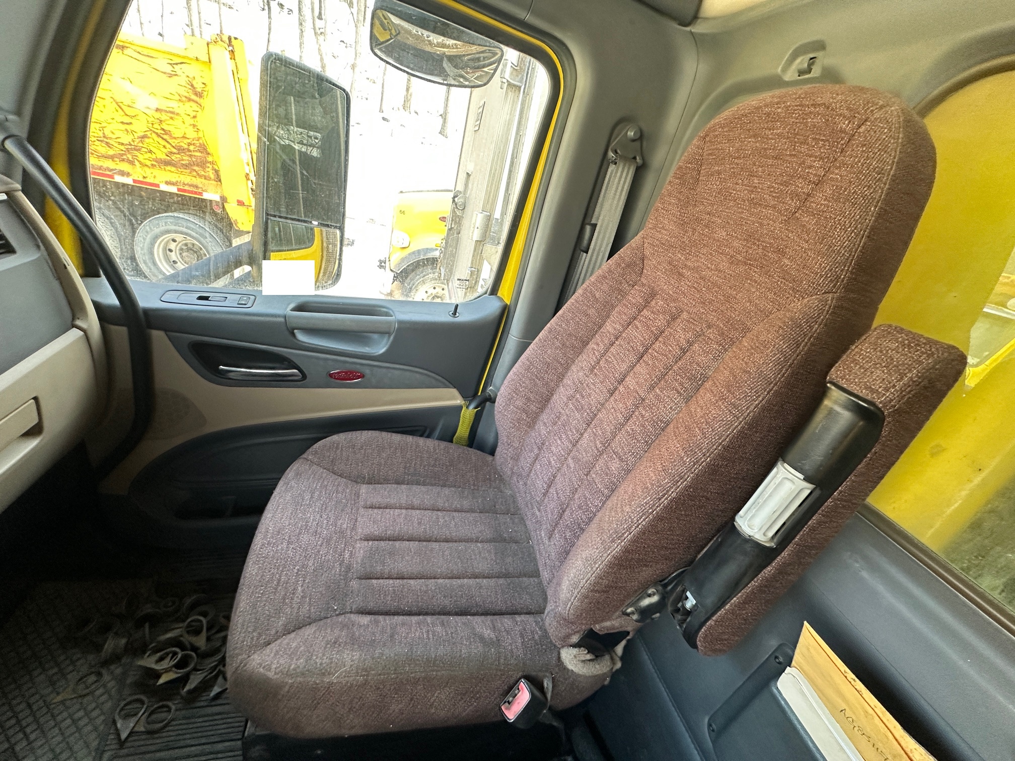 2017 PETERBILT 579 - view 16 of 43