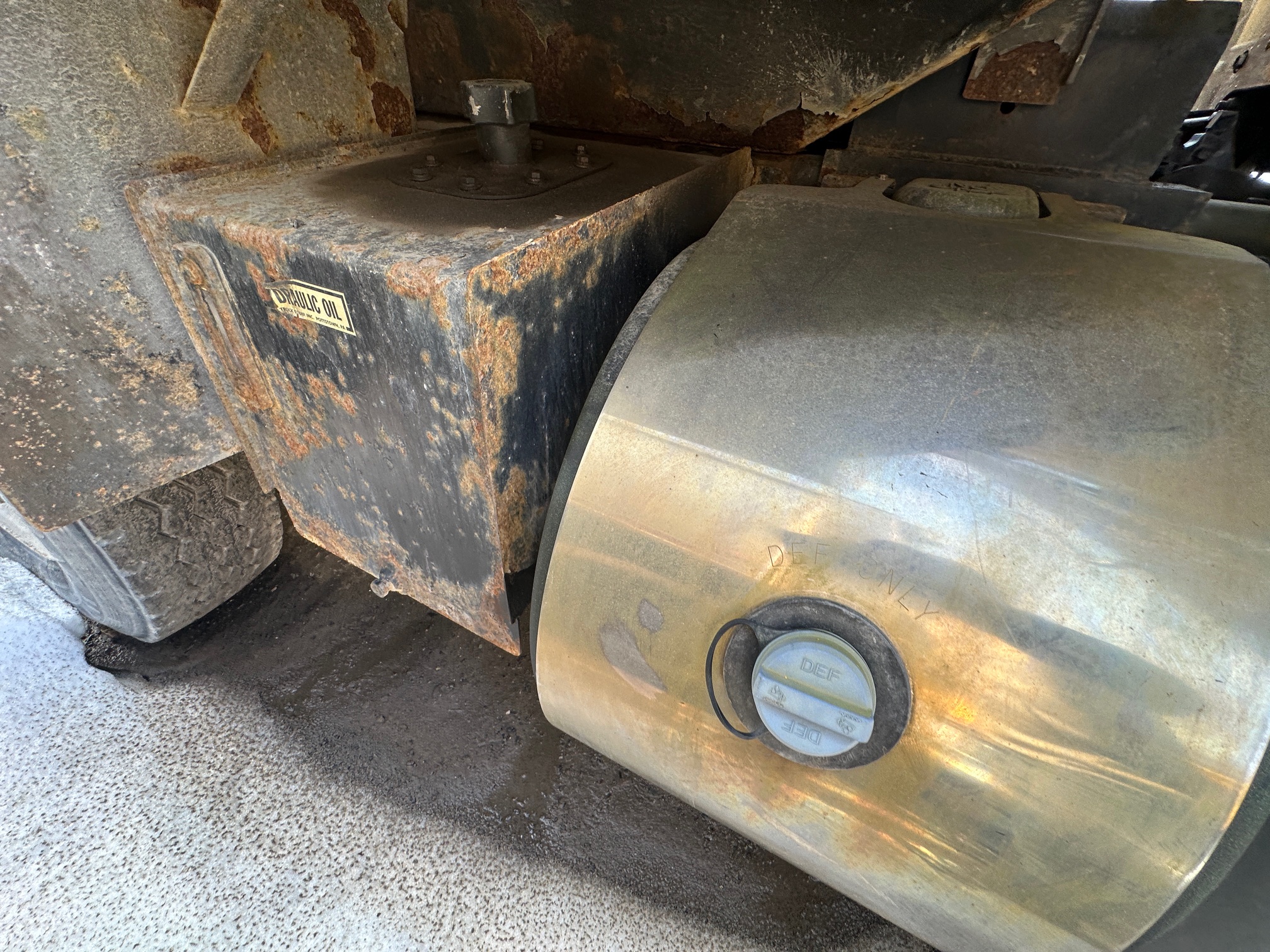 2017 PETERBILT 579 - Image 30