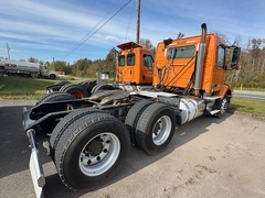 2014 VOLVO VNM64T - Image 5
