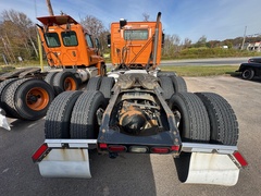 2014 VOLVO VNM64T - Image 6