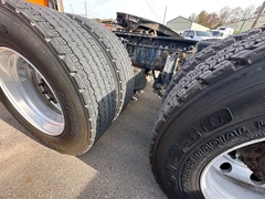 2014 VOLVO VNM64T - Image 8