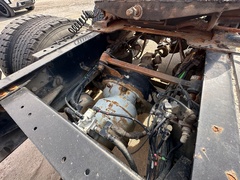 2014 VOLVO VNM64T - Image 12