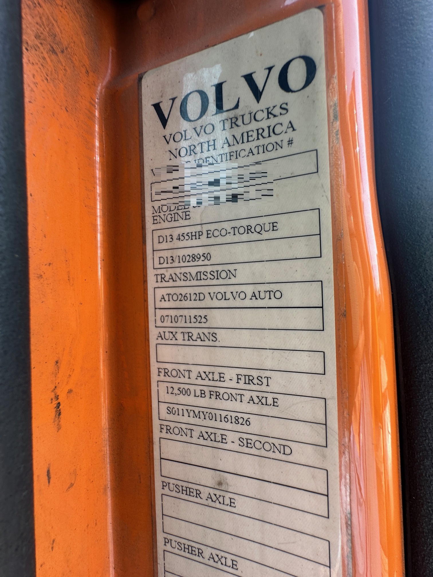 2014 VOLVO VNM64T - Image 18