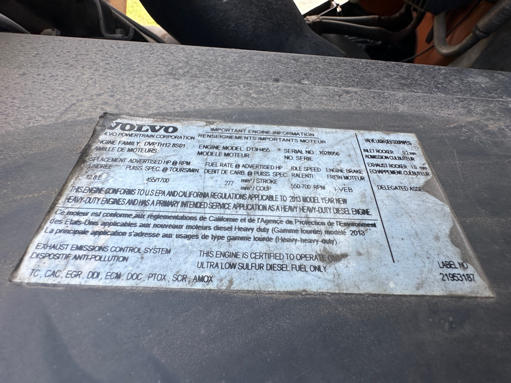 2014 VOLVO VNM64T - Image 25