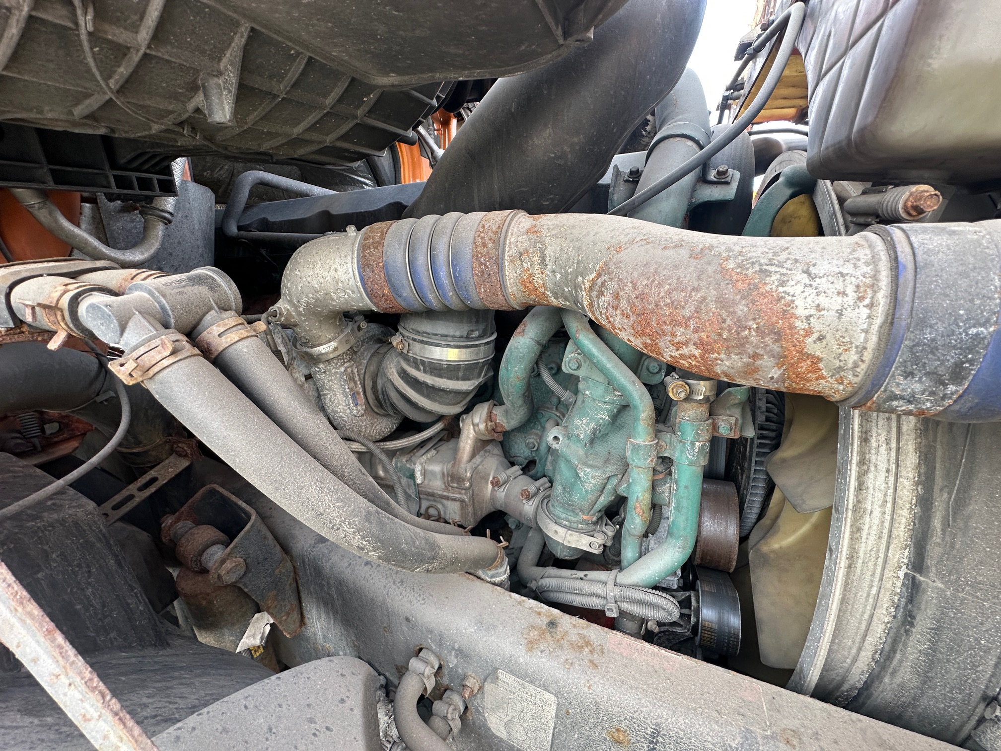 2014 VOLVO VNM64T - Image 27