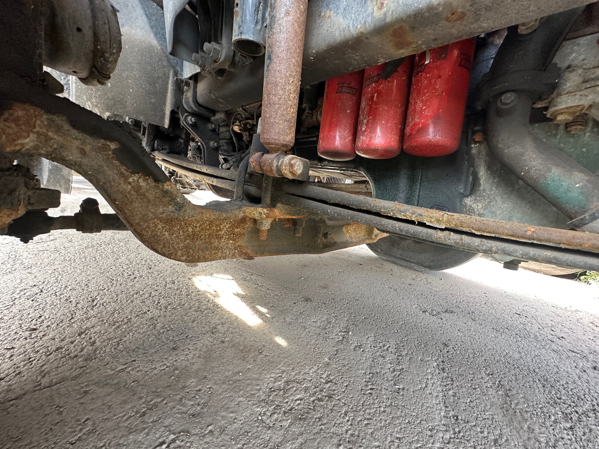 2014 VOLVO VNM64T - Image 28