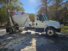2004 INTERNATIONAL 4200 Mini Mixer - Image 3