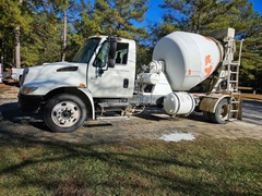 2004 INTERNATIONAL 4200 Mini Mixer - Image 1
