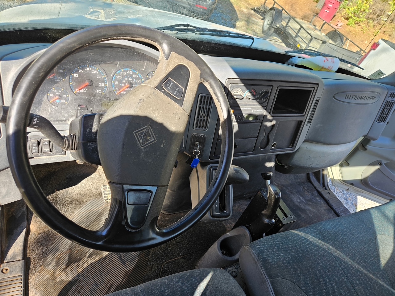 2004 INTERNATIONAL 4200 Mini Mixer - Image 10