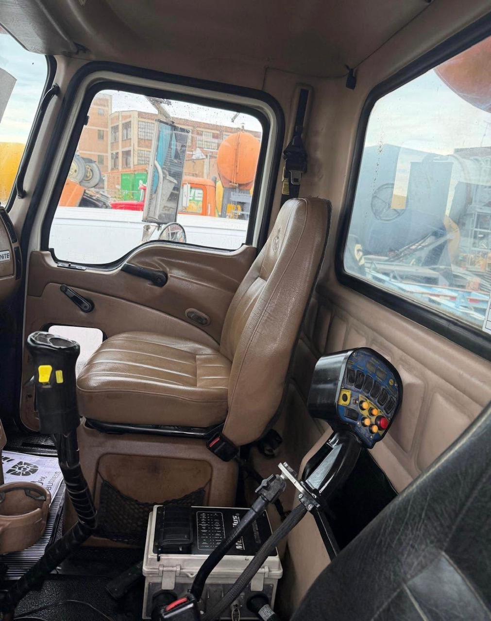 2005 MACK CV713 - view 15 of 20