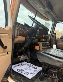 2005 MACK CV713 - Image 17