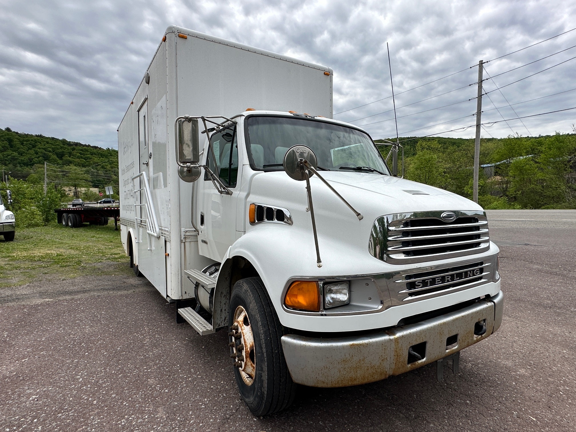 2008 STERLING Medical BOX TRUCK - Image 7