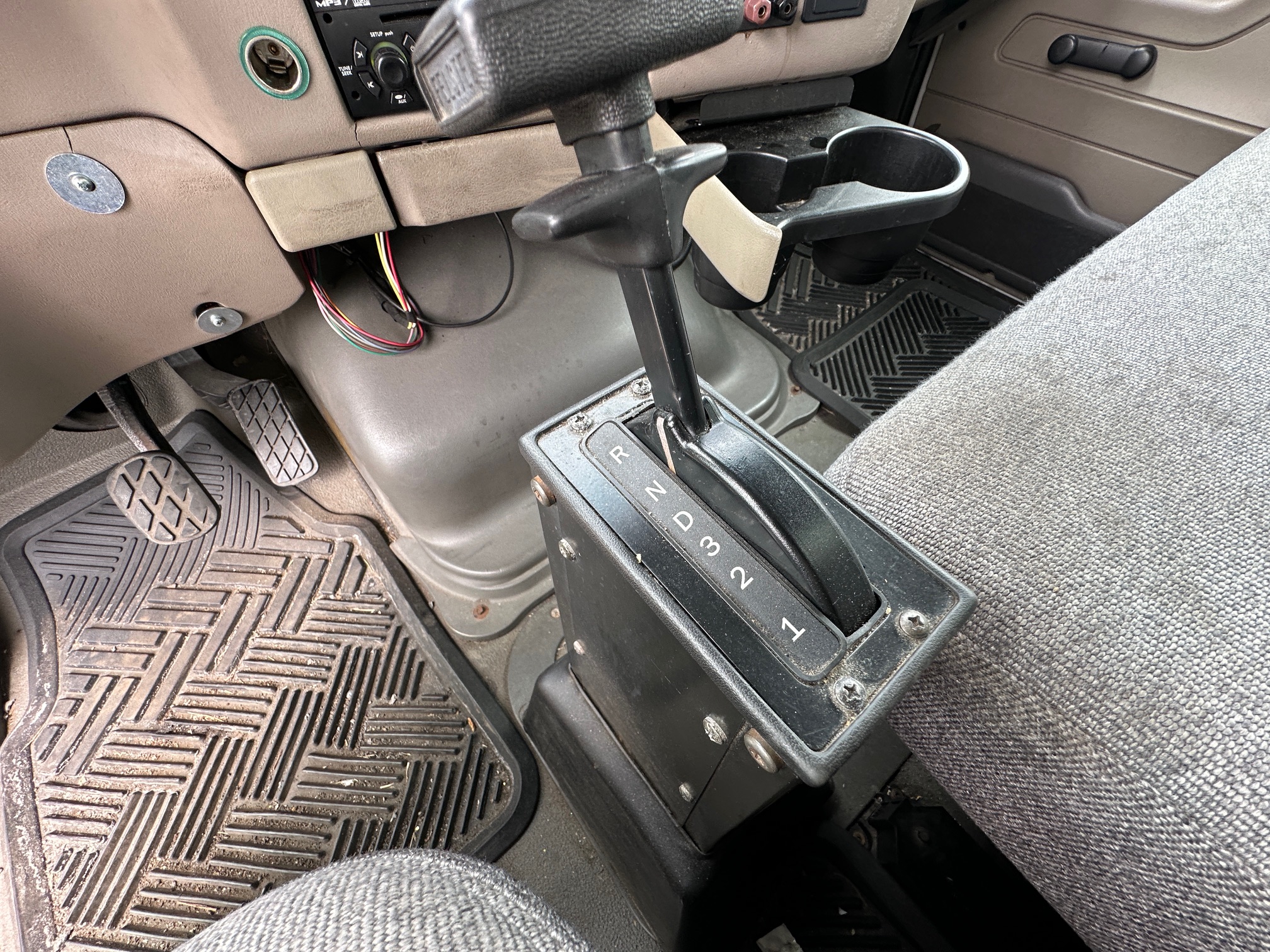 2008 STERLING Medical BOX TRUCK - Image 21