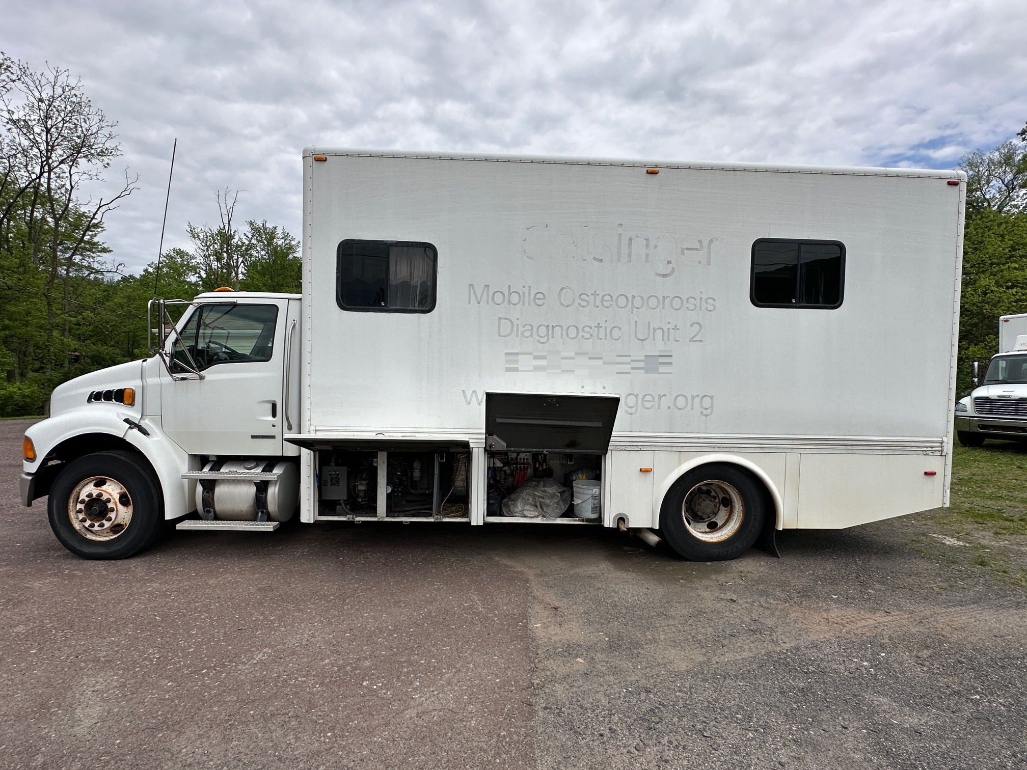 2008 STERLING Medical BOX TRUCK - Image 37