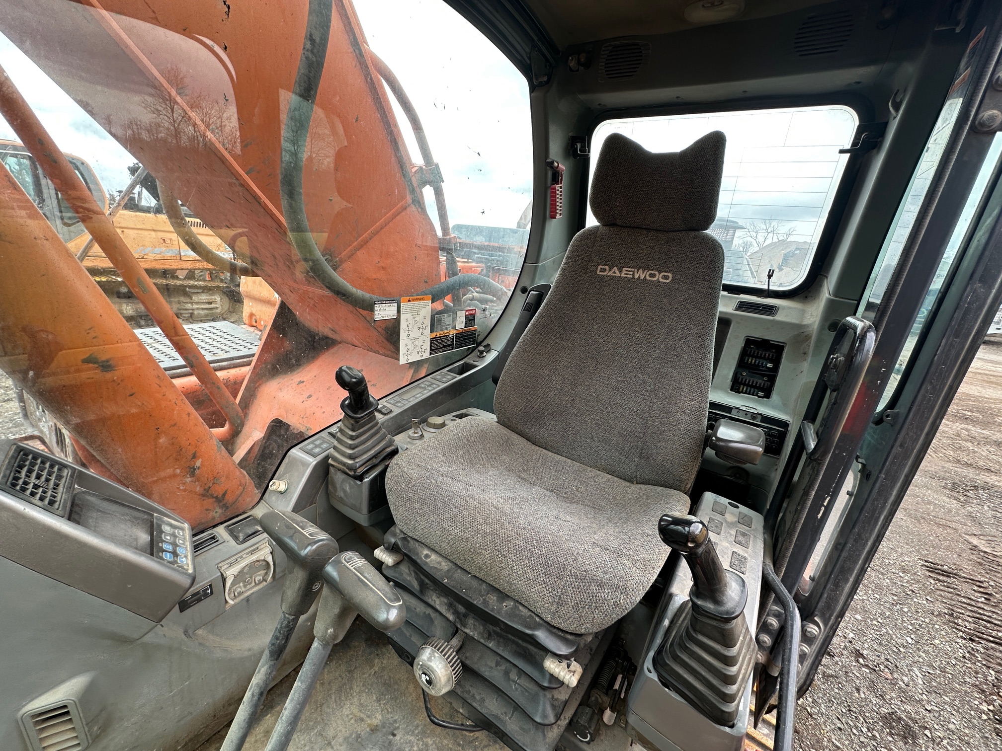 2006 DOOSAN DX300LC - Image 22