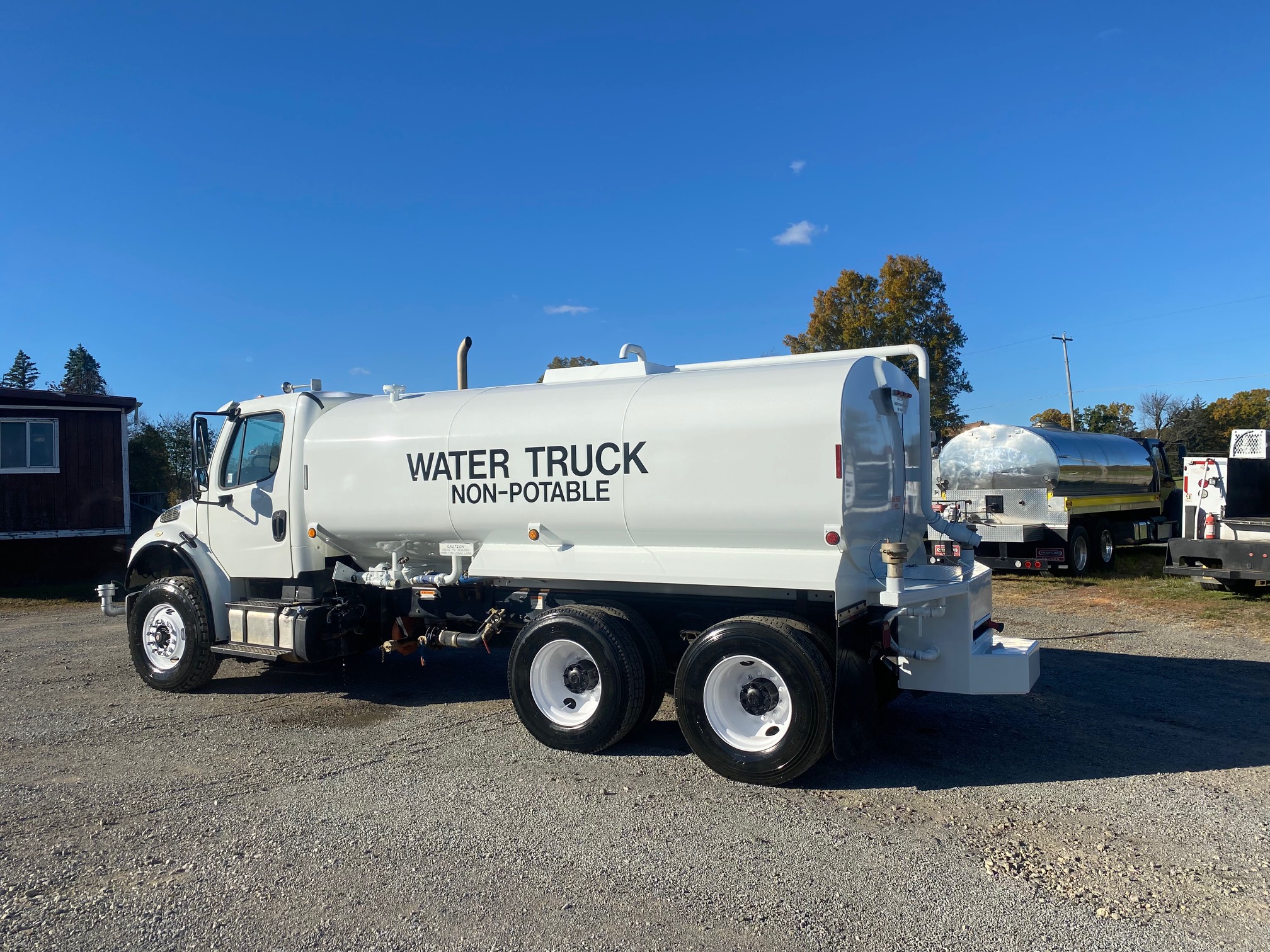 2014 FREIGHTLINER M2 106 - Image 4