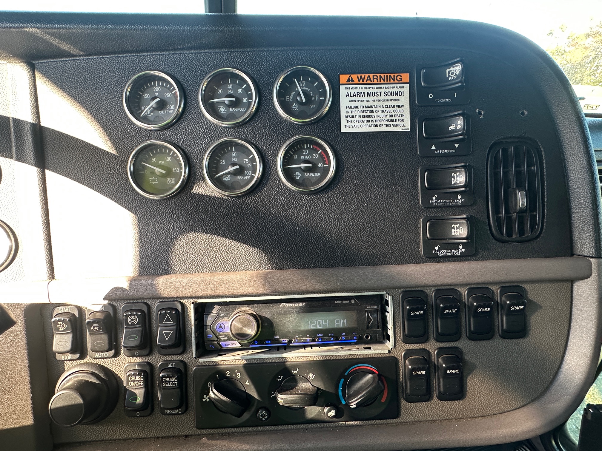2016 PETERBILT 367 - Image 23