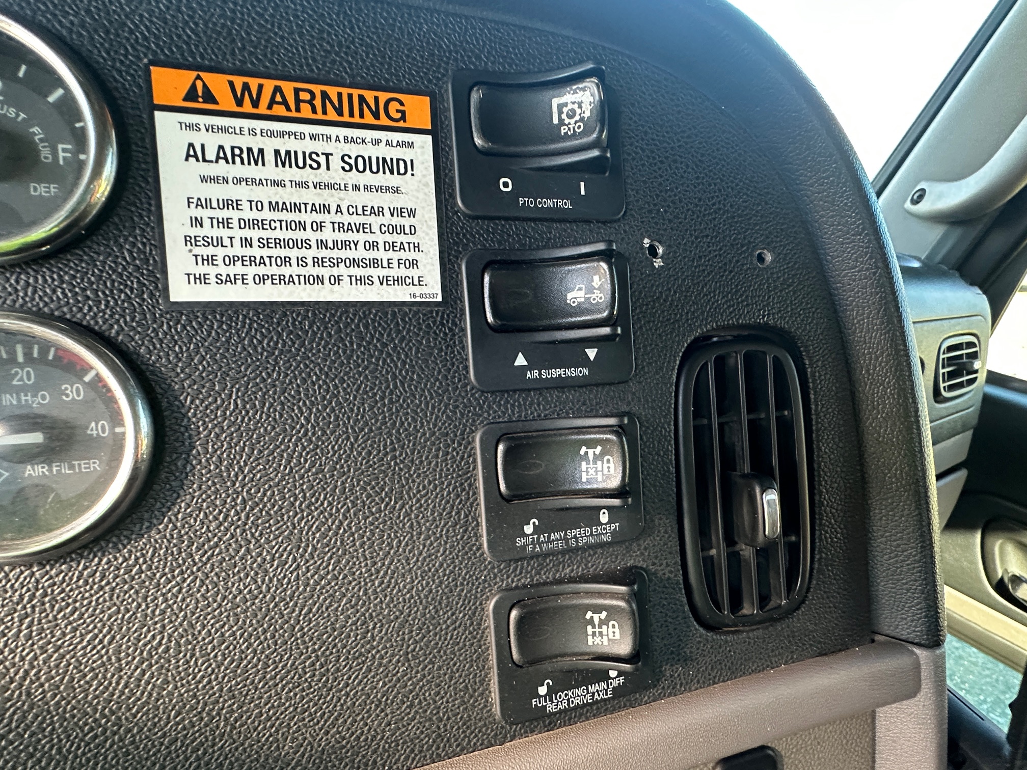 2016 PETERBILT 367 - Image 24