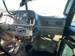2016 PETERBILT 367 - Image 26