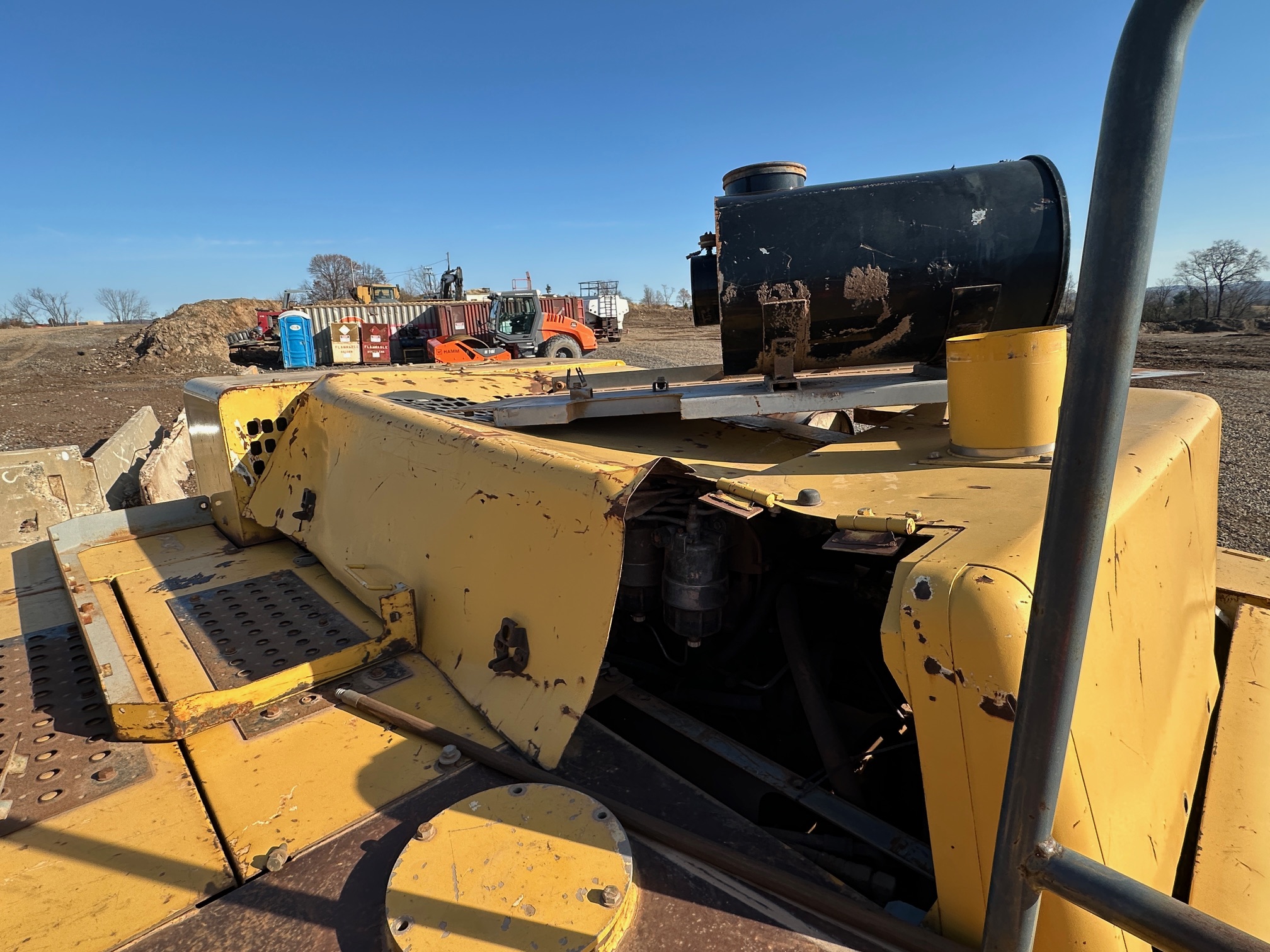 2006 DEERE 450D LC - view 11 of 15