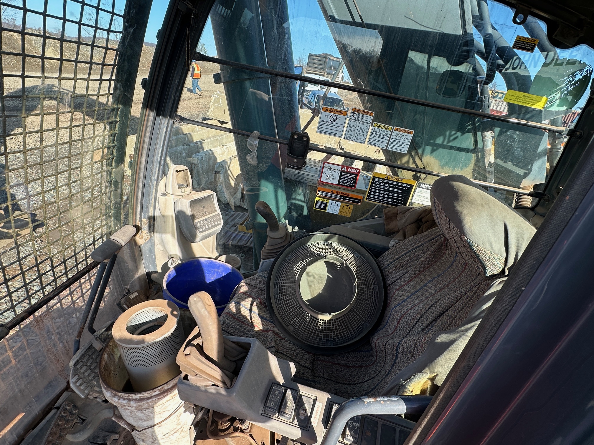 2006 DEERE 450D LC - view 15 of 15