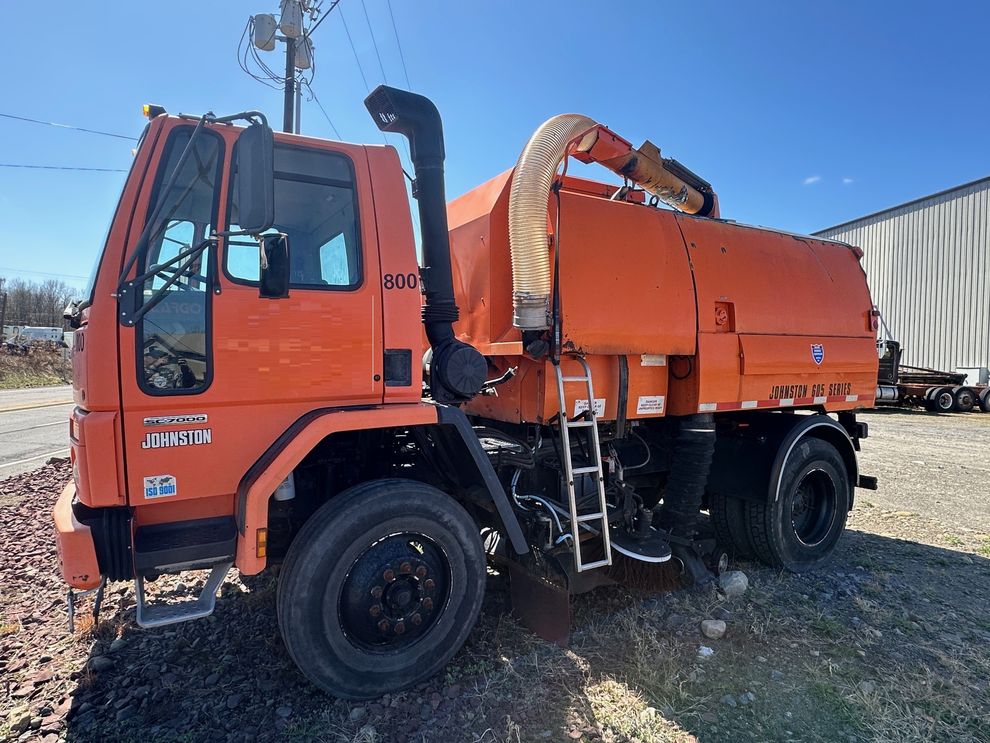 2000 STERLING SC7000 Sweeper