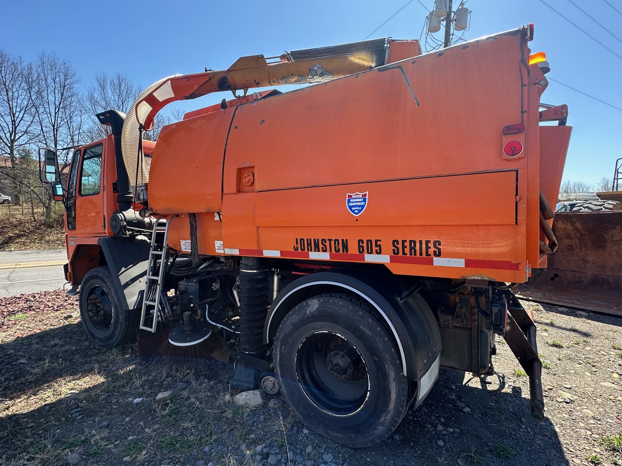 2000 STERLING SC7000 Sweeper - Image 8
