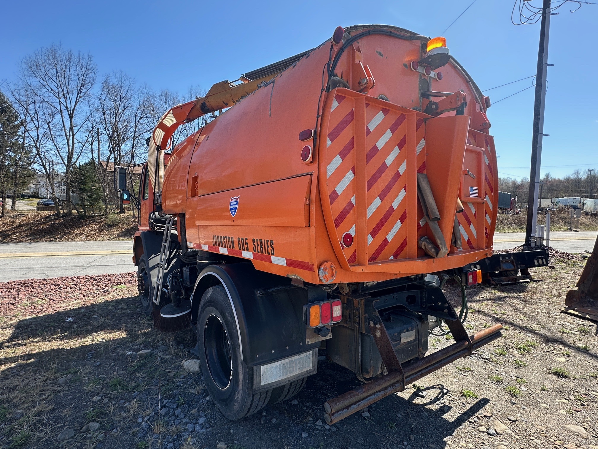 2000 STERLING SC7000 Sweeper - view 9 of 47