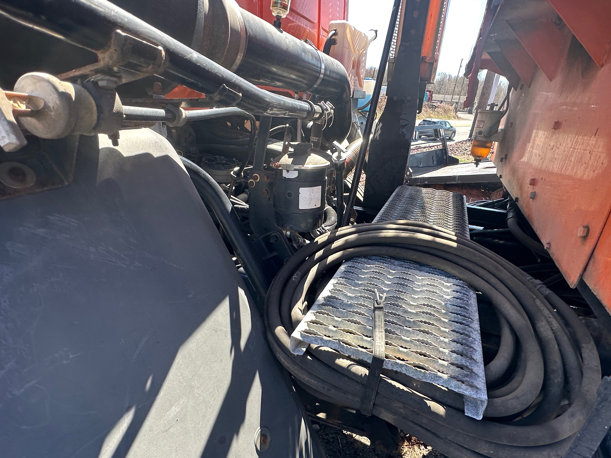 2000 STERLING SC7000 Sweeper - Image 15