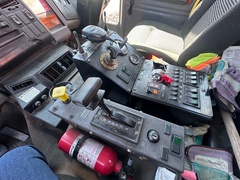 2000 STERLING SC7000 Sweeper - Image 32