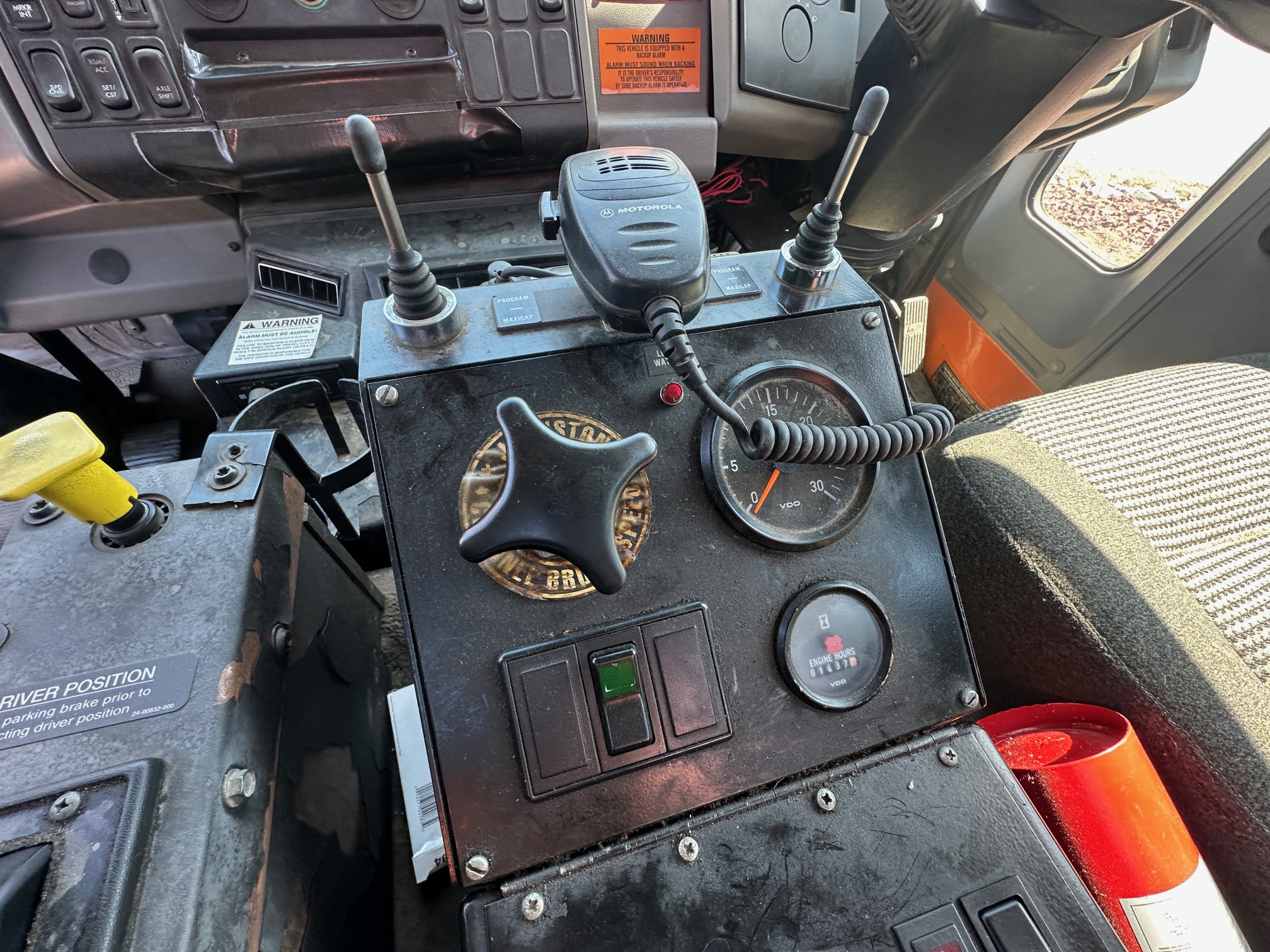 2000 STERLING SC7000 Sweeper - Image 33