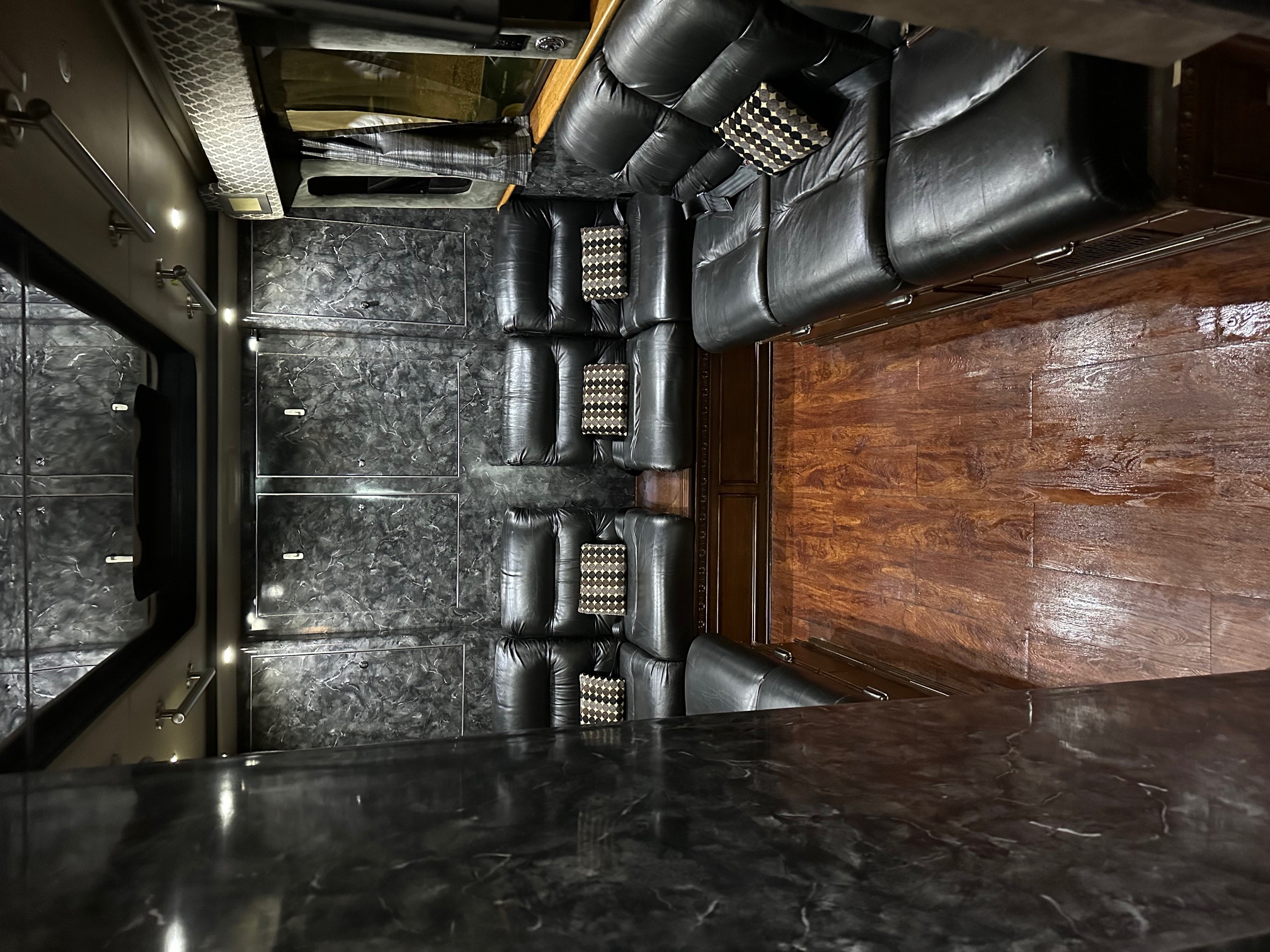 1998 PREVOST XL 45' Executive Coach - view 15 of 29