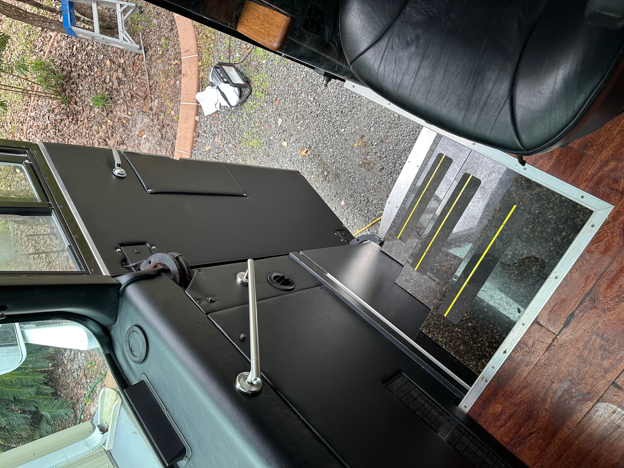 1998 PREVOST XL 45' Executive Coach - view 18 of 29