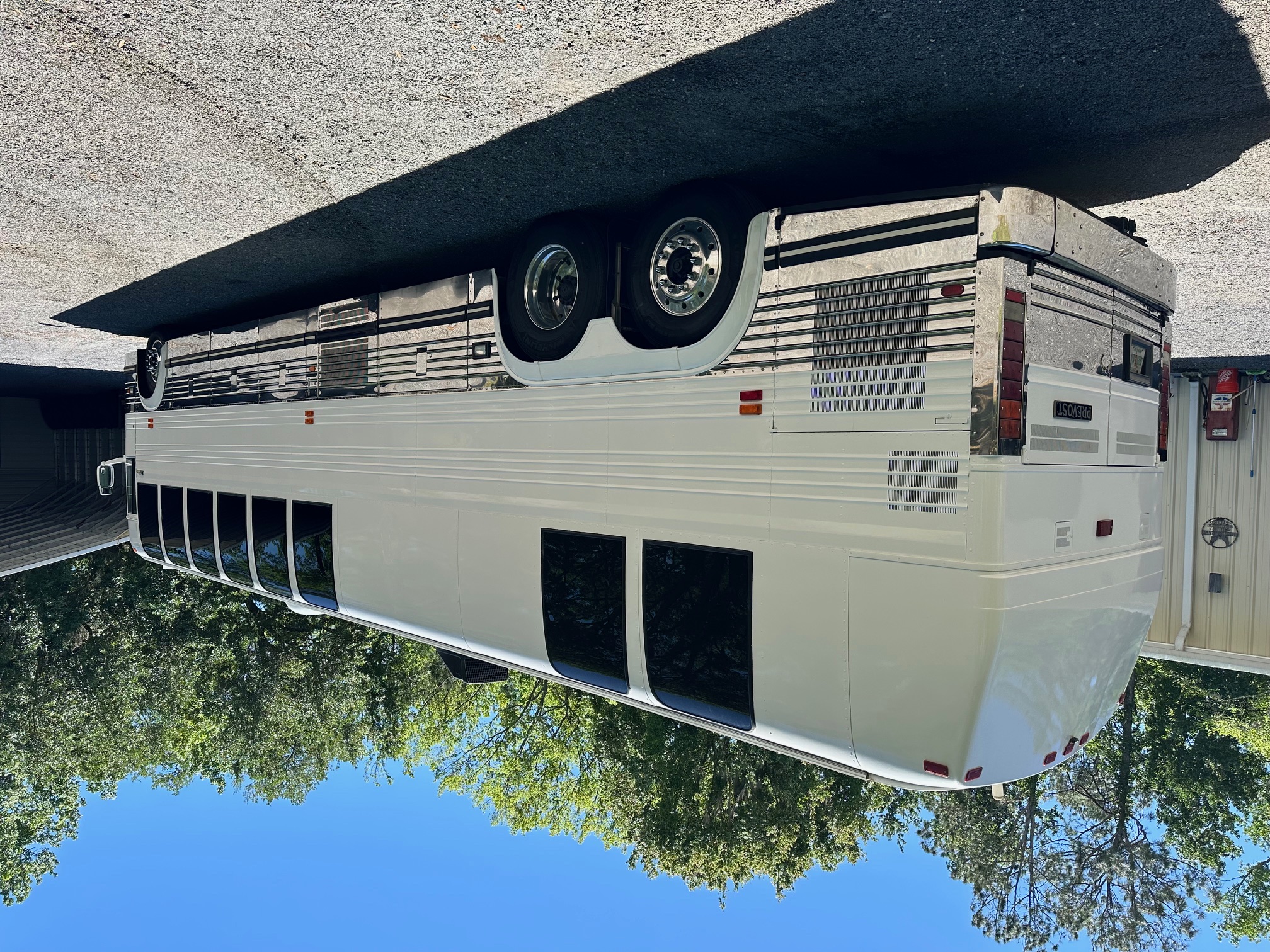 1998 PREVOST XL 45' Executive Coach - Image 21