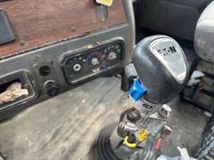 2005 WESTERN STAR Rear Mixer - Image 32