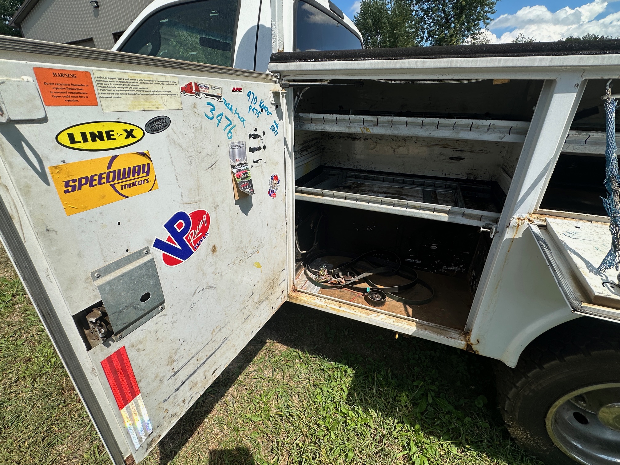 2006 FORD F450 Service Truck - Image 12