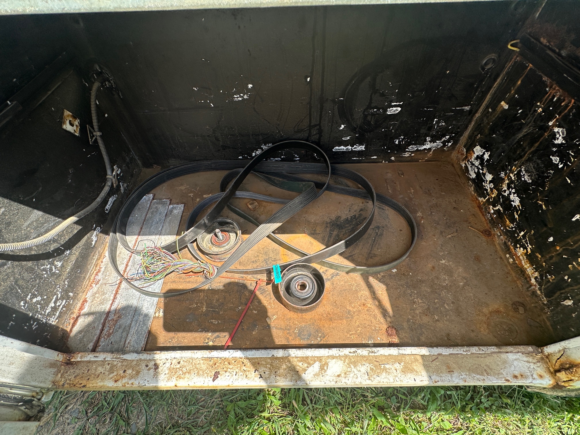 2006 FORD F450 Service Truck - view 13 of 39