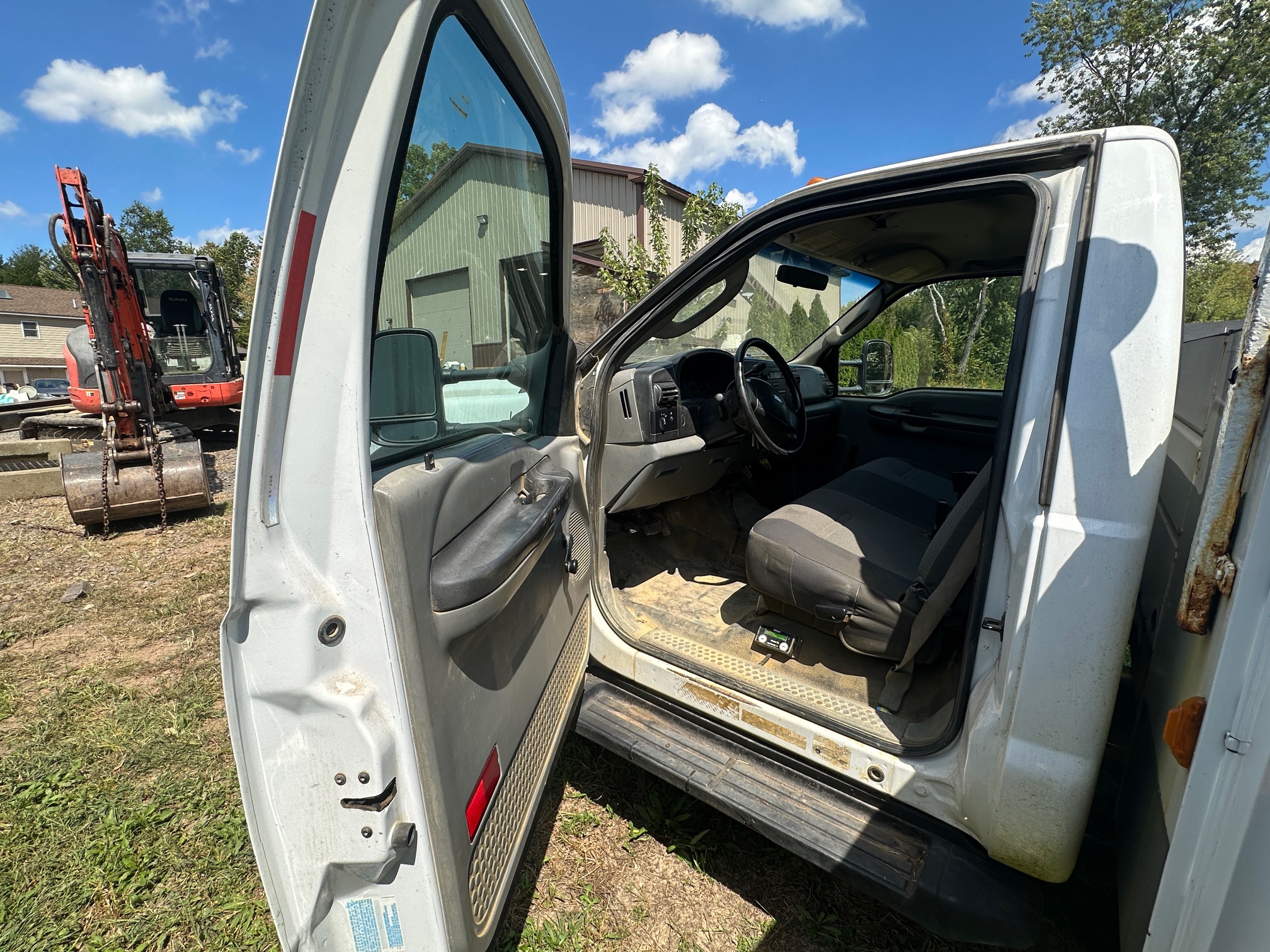 2006 FORD F450 Service Truck - view 14 of 39
