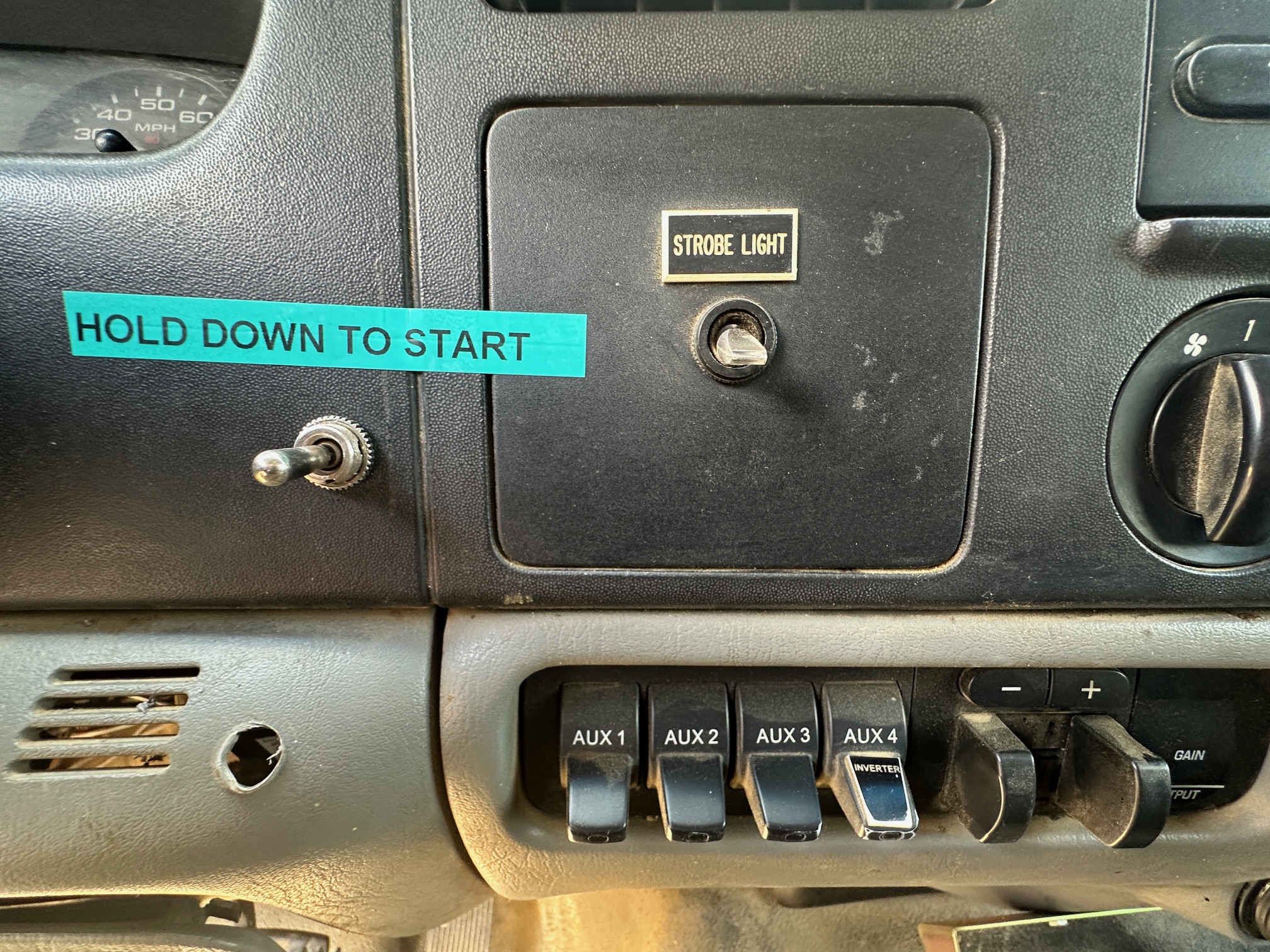 2006 FORD F450 Service Truck - view 18 of 39