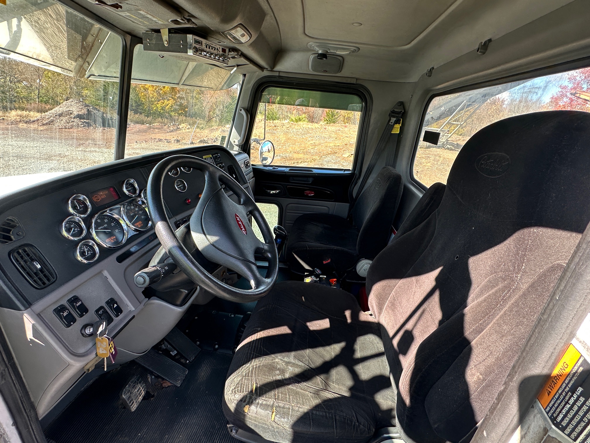 2016 PETERBILT 365 - Image 23