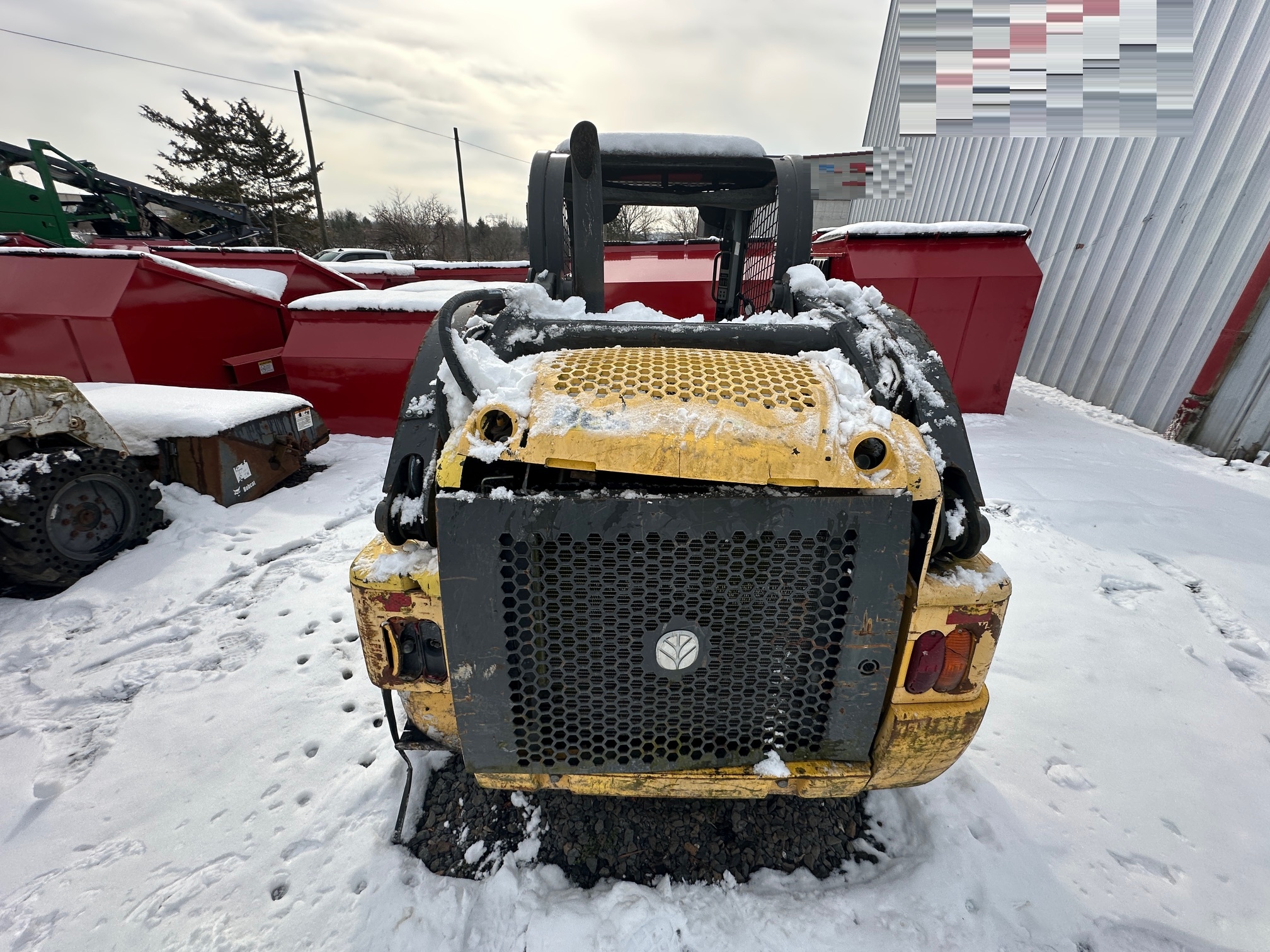 2012 NEW HOLLAND L220 Skid Loader - Image 8