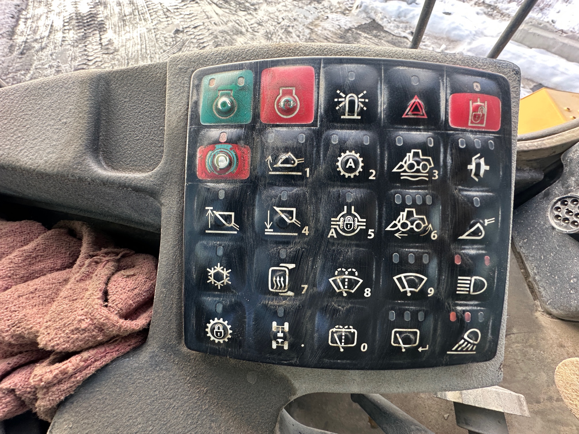 2015 DEERE 844K II - Image 34