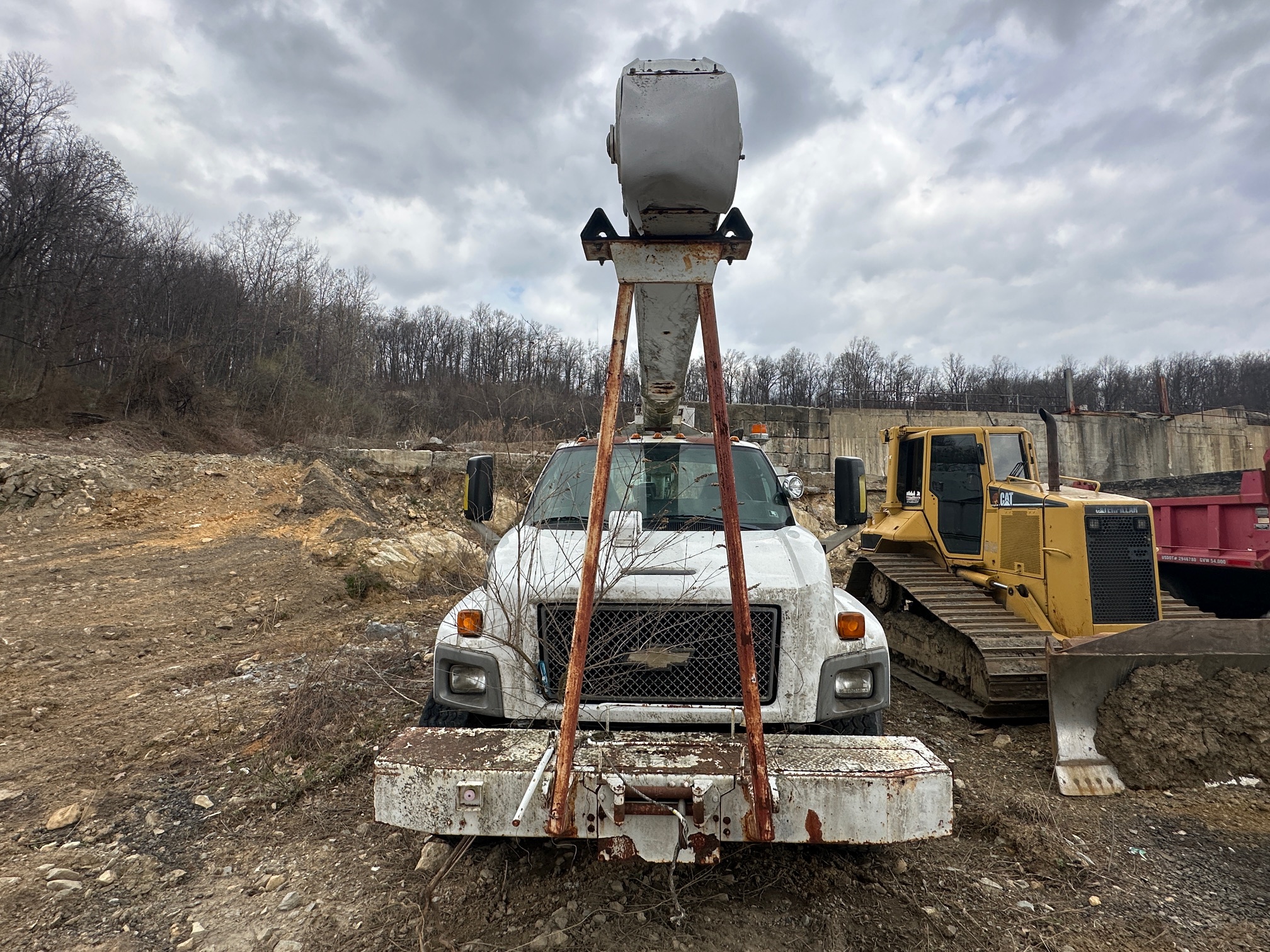 2006 CHEVROLET C8500 - view 2 of 55